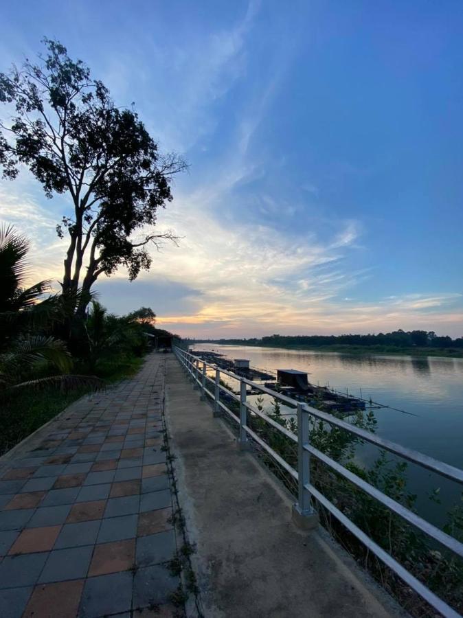 Отель Romyen House Ban Nong Nam Khan Экстерьер фото
