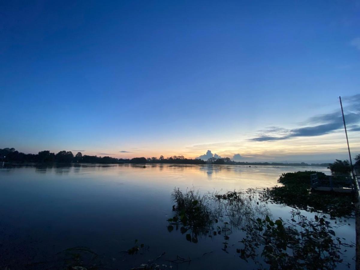 Отель Romyen House Ban Nong Nam Khan Экстерьер фото
