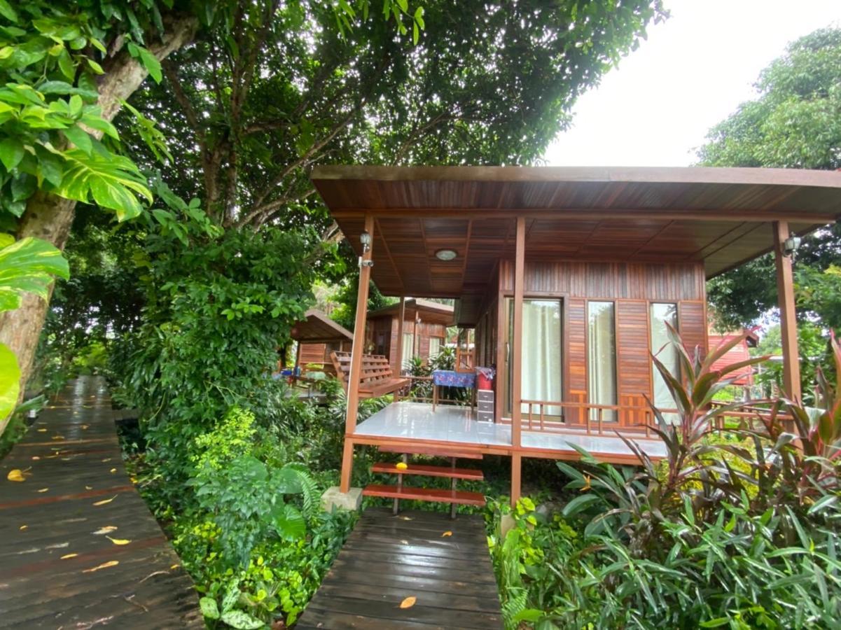 Отель Romyen House Ban Nong Nam Khan Экстерьер фото