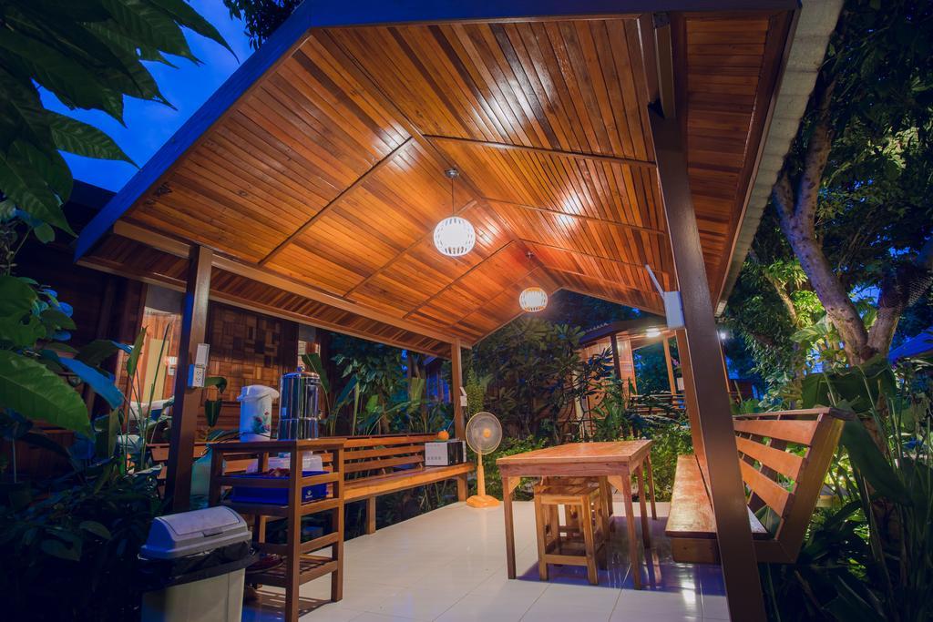 Отель Romyen House Ban Nong Nam Khan Экстерьер фото
